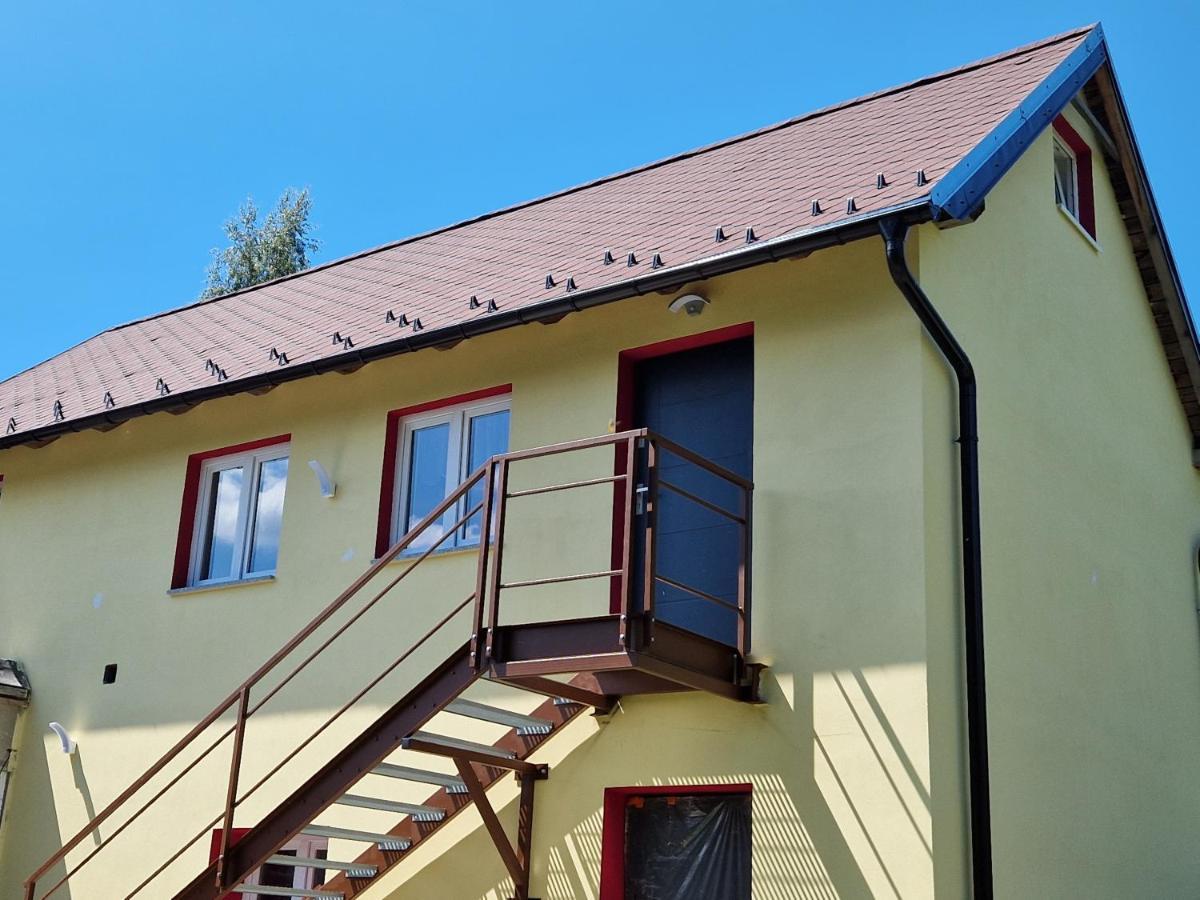 Restaurace U Mateje B&B Nove Mesto pod Smrkem Exteriör bild